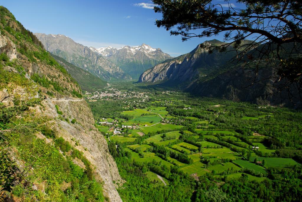 Camping La Cascade Villa Le Bourg-dʼOisans Kültér fotó