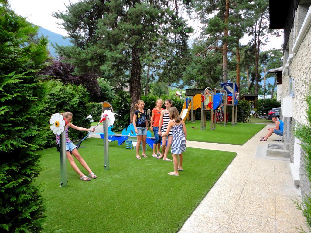 Camping La Cascade Villa Le Bourg-dʼOisans Kültér fotó